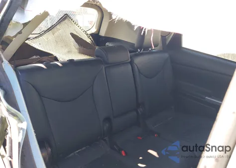 2017 Toyota Prius V Five z USA, uszkodzony, nr VIN JTDZN3EU4HJ069561